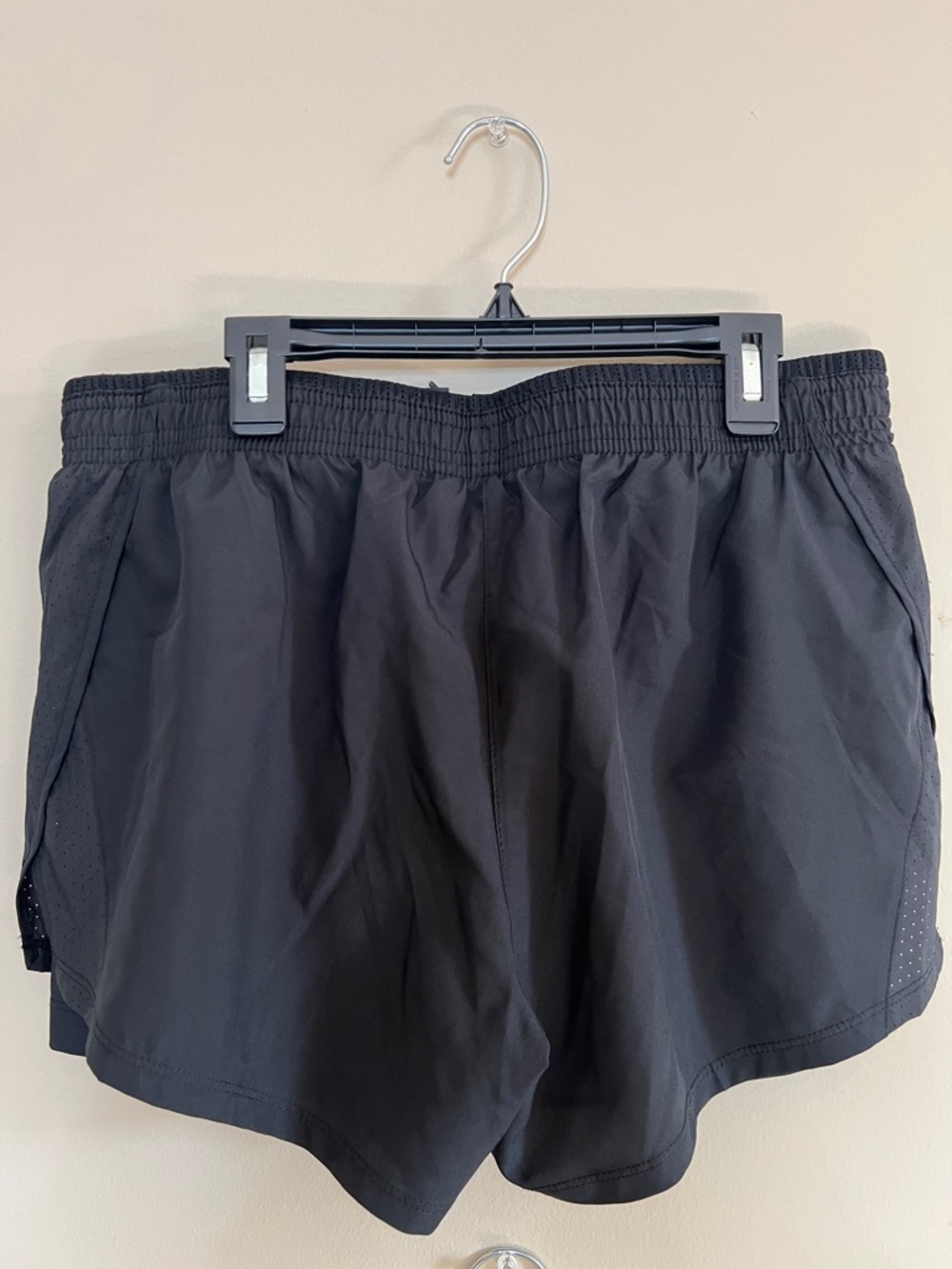 🩳👀2️⃣🦢NWT Nike Women's Black and Gray Athletic Shorts Set - Picture 4 of 9